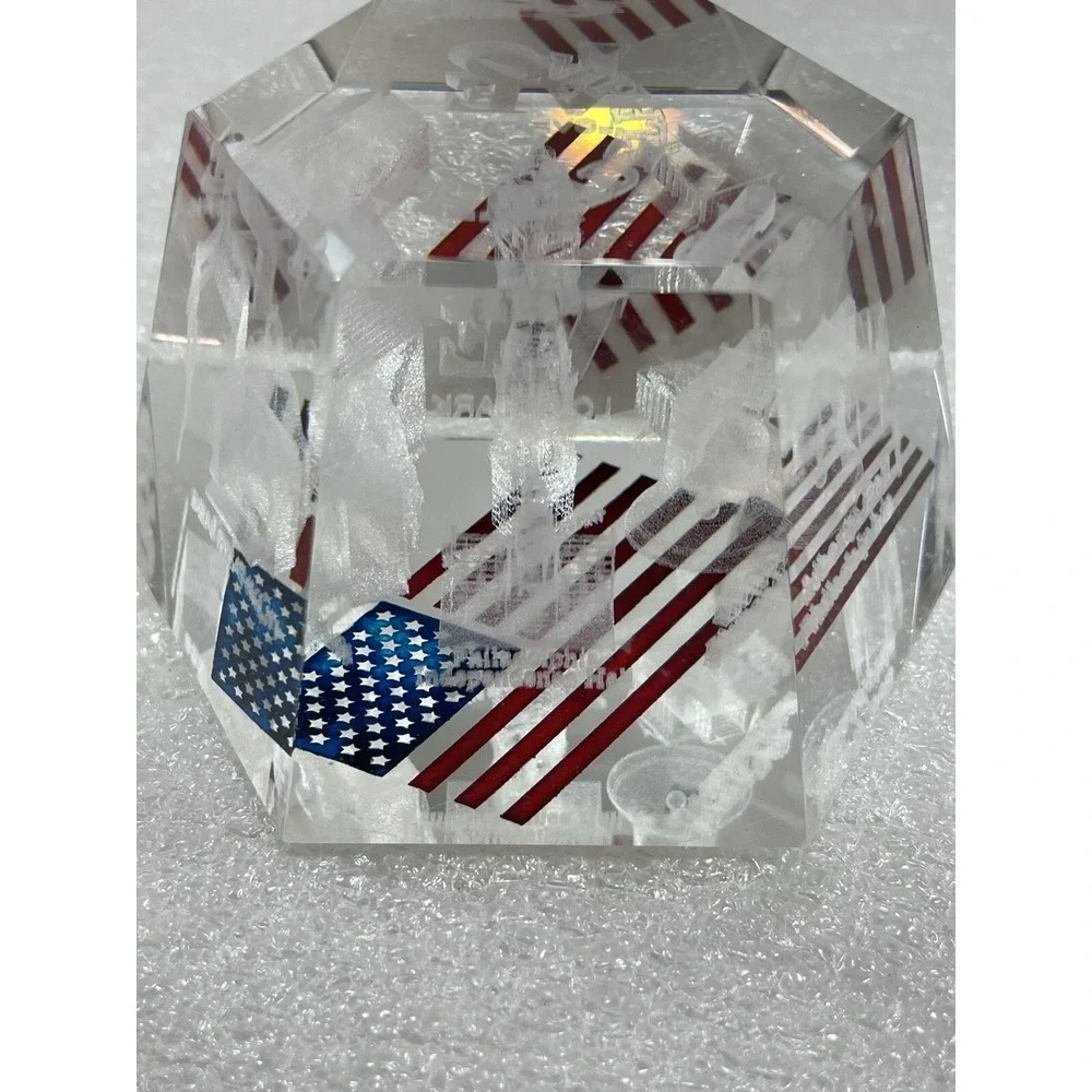 Philadelphia 3D Laser Etched Crystal Paperweight Liberty Bell Independence Hall